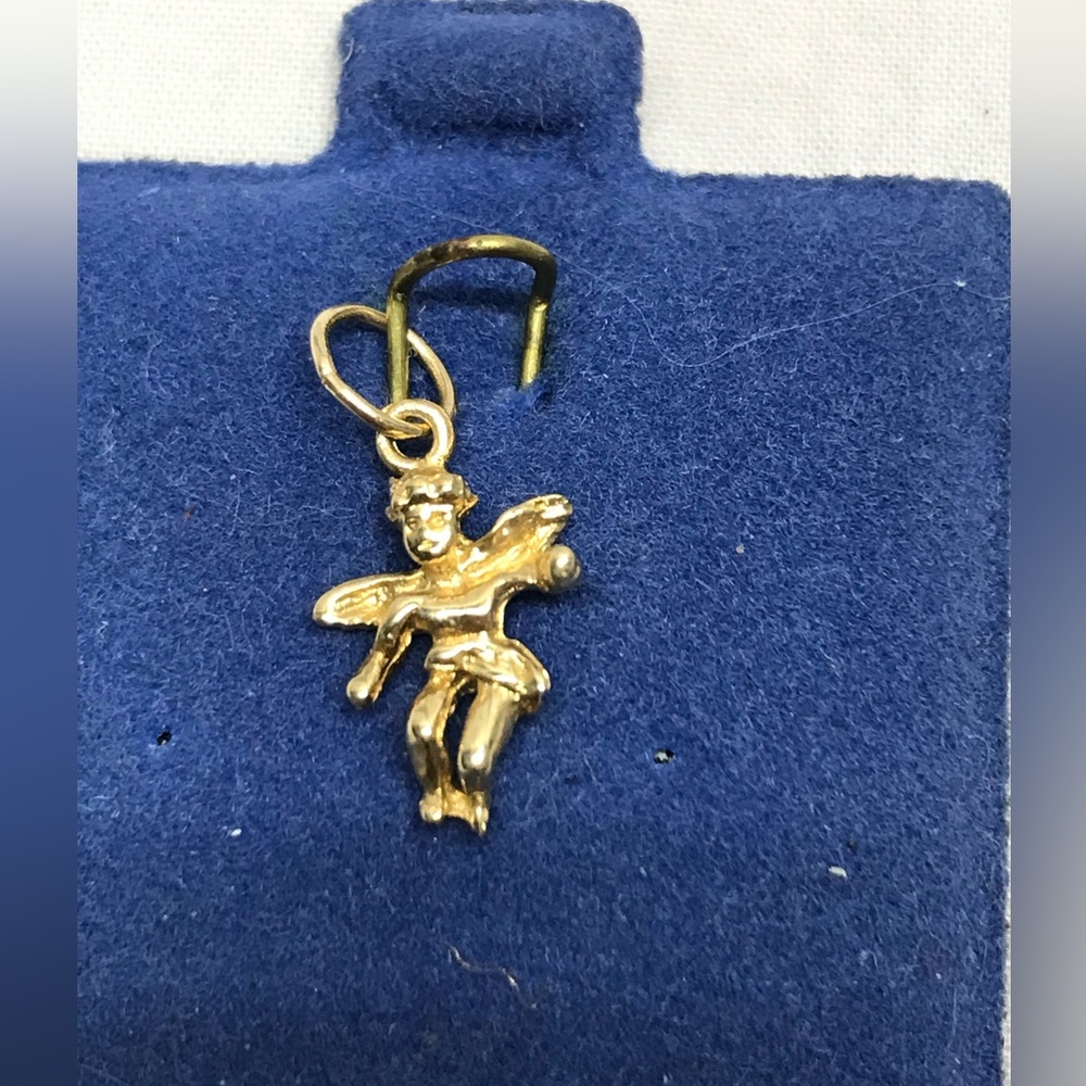 14K Gold Vintage Guardian Angel Pendant NEW